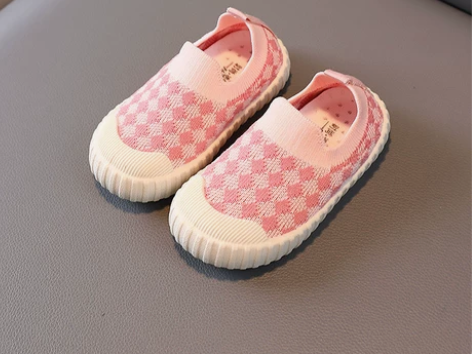 全新幼儿园透气休闲鞋，春秋儿童软底鞋 19...