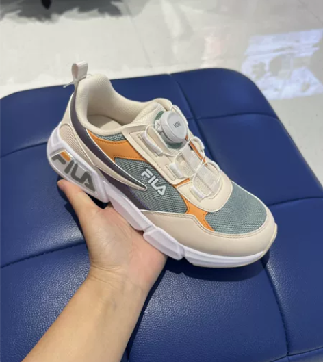 斐乐boa纽扣  运动休闲鞋 尺码34  ...