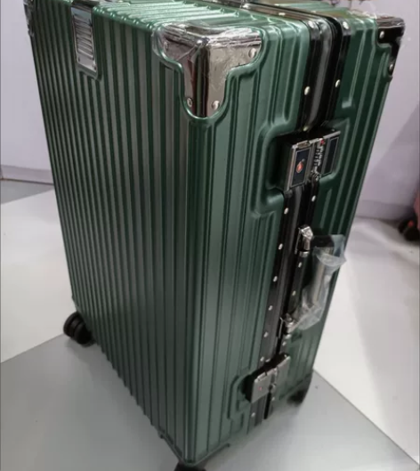 【厂家直销】袋鼠旅行箱结实耐用男女学生行李...