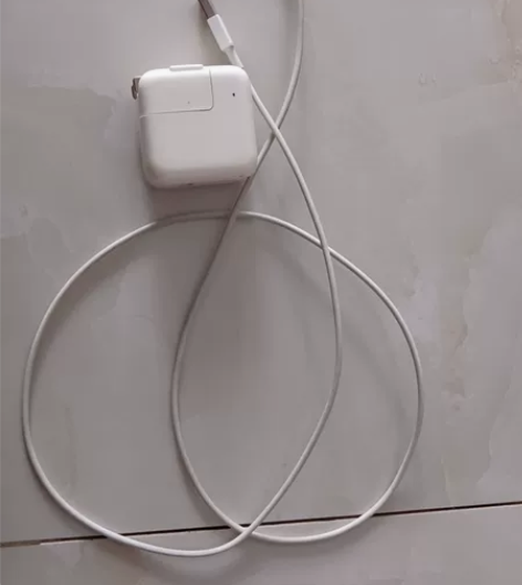苹果10a充电头加线，原装正品 便宜出售 ...