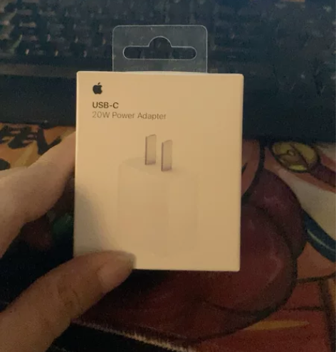 原装,20w苹果充电器,买来就用了2个多礼...
