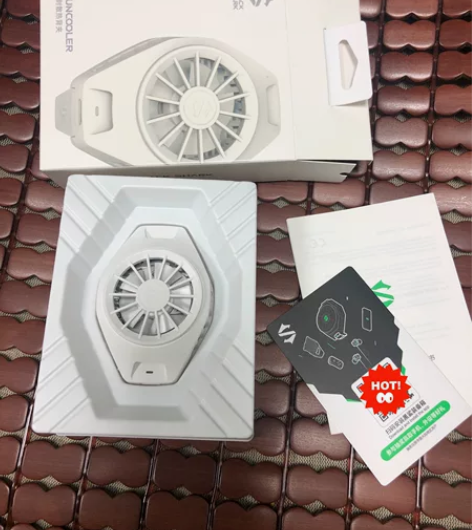 黑鲨冰封散热背夹  白色   已拆封  如...