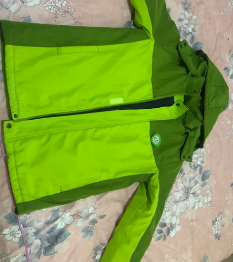 抚州一中冬季校服 尺码175 帽子拉链损坏...