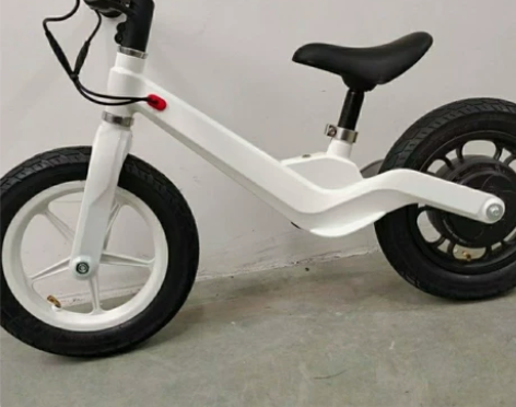 【全新正品】魔幻王国新款儿童电动滑行车飞鸽...