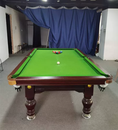 台球桌几乎全新，公司买来一周没人用，只能出...