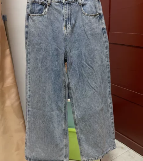 99新阔腿牛仔裤  穿大了，L码 感兴趣的...