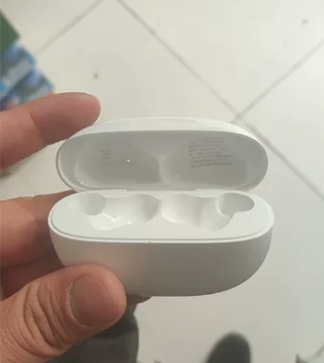 几乎全新荣耀蓝牙耳Earbuds x3 充...