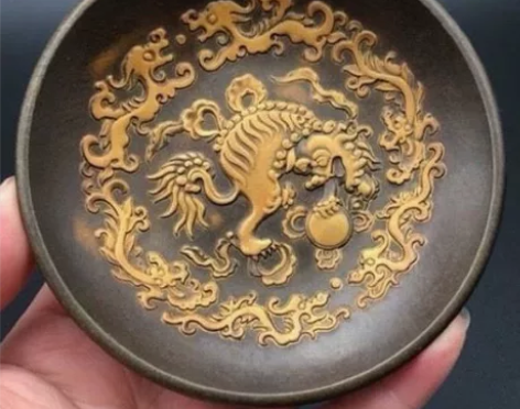 （亏本急售）真品回流老物件大清乾隆御用紫铜...