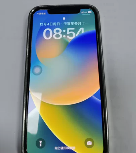 苹果12 128G蓝色，中框掉漆是因为和手...
