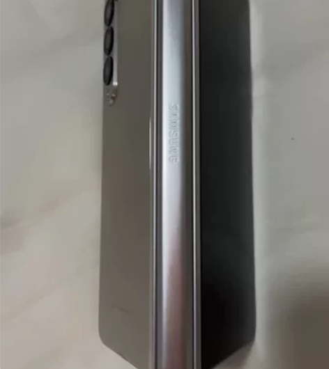 韩版三星f3 零磨损 边框膜还在 使用一个...