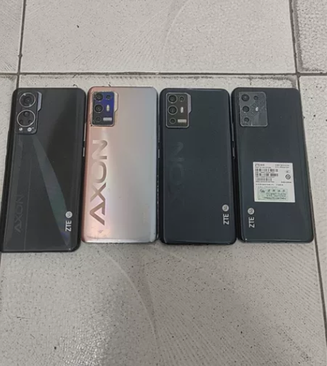 中兴5g手机，开机屏幕坏，其它不知，手机都...