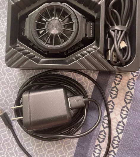 黑鲨手机散热器 感兴趣的话点“我想要”和我...