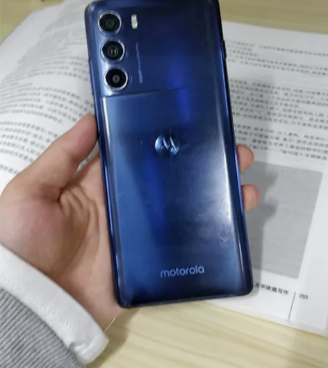 摩托罗拉s30 8+256  5g 骁龙8...