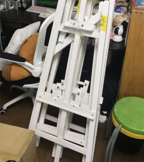 实木画架，单位搞活动后余留几个，自留了2个...