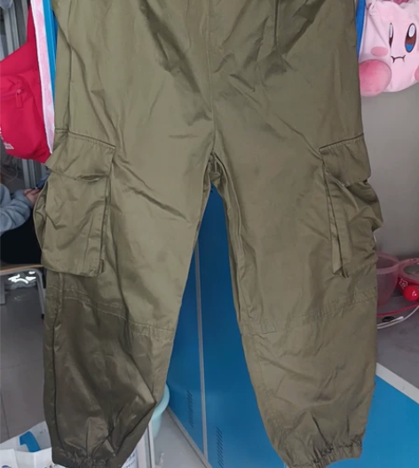 工装裤,穿起来很舒服很轻松,还很酷。 感兴...