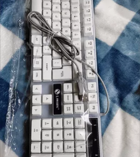转让 电脑键盘 一副,没用过,实体店买的,...