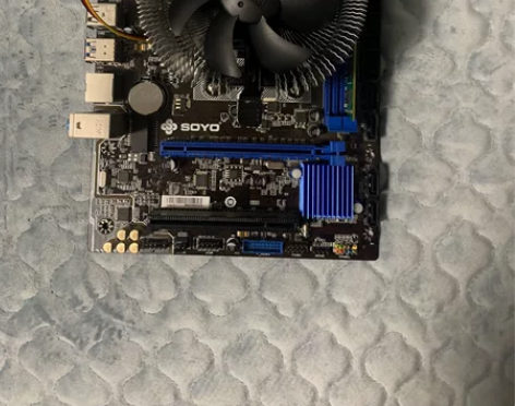 AMD A8 7600A88主板4G黑金刚...