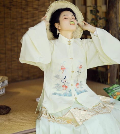 出闲置：兰若庭汉服 褙子全新，只穿过一次 ...