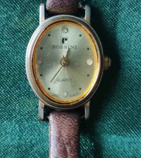 罗西尼女石英表 小巧精致 专柜购入，进囗机...