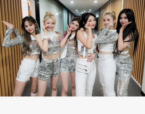 韩国女团everglow同款演出服 女生亮...
