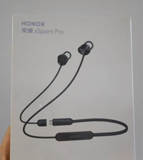全新的运动蓝牙耳机转卖，有意者联系我，全新...
