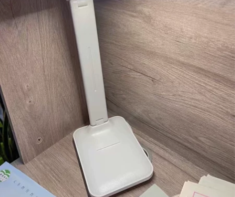 （低价处理）台灯护眼学习LED可充电插电儿...