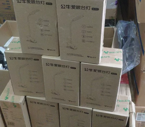 公牛夹子灯，全新原包装，白色，43元一个包...