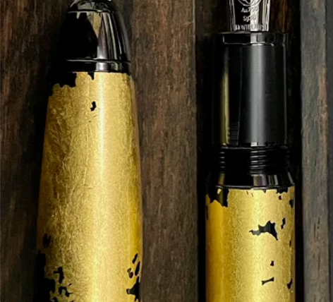 出 万宝龙 书法字体 笔尖为18k金镀钌 ...