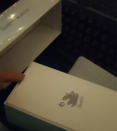 红米k40s，12+256，盒子啥的都齐全...