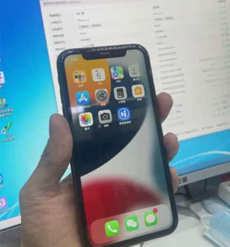 11，国行64，99新全原未拆未修，小姑娘...