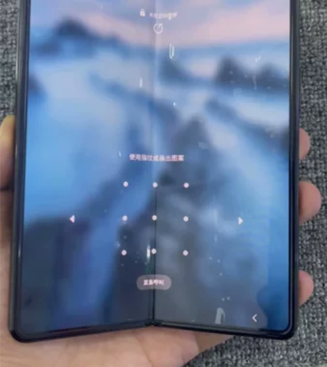 最新到店 现货秒发 三星手机 三星W22 ...