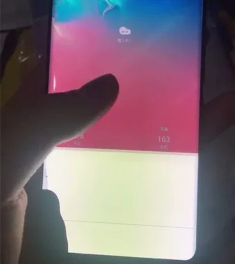 三星s10 8+128 屏幕现在闪屏,如视...