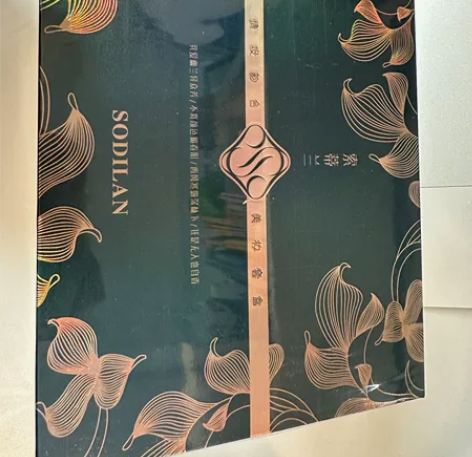 美妆套盒，全新未开封，有气垫bb，定妆蜜粉...