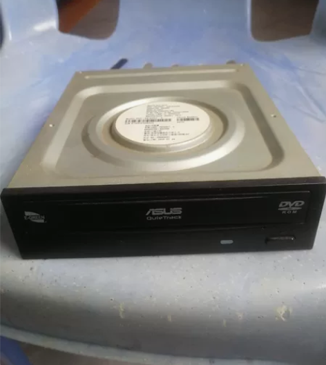 电脑主机DVD光驱（SATA3接口的），前...