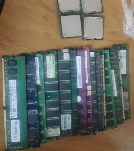 cpu内存条打包90米包邮。13个内存条,...