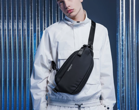 马克华菲男潮流时尚单肩斜挎胸包,全新,江浙...