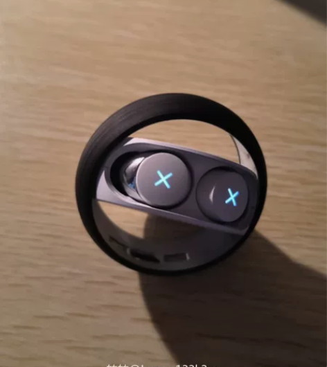 索尼降噪耳机 没用多久 很新 便宜出了 官...