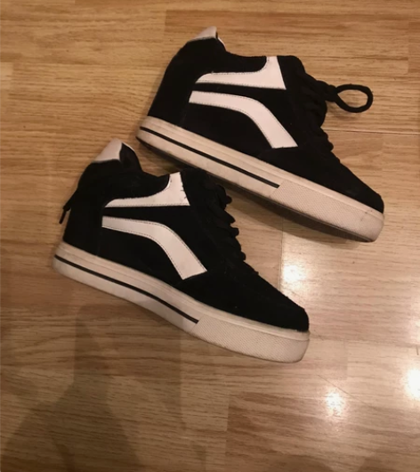 37码磨砂皮内增高鞋，36码也可以穿，转给...