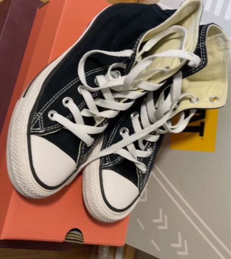 匡威经典款 银泰专柜购入 不接受质疑