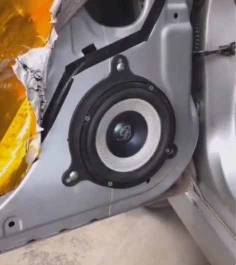 处理一批大柏林之声六件套6.5寸喇叭汽车中...