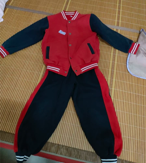 学生校服纯棉运动红色套装，纯棉料子很厚实的...