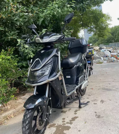 出售二手电动车：车子是五羊高配车架，8成新...