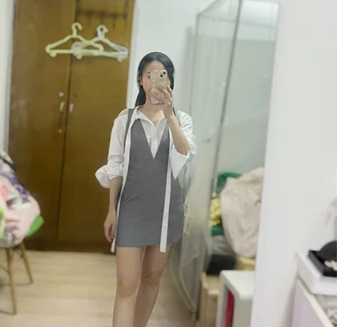 灰色气质背带裙短裙，简单搭配就好看，适合小...