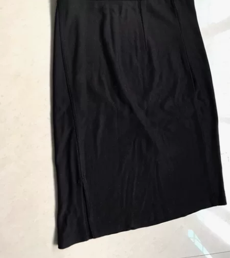 DANLI女黑色弹力一步裙 品牌：DANL...