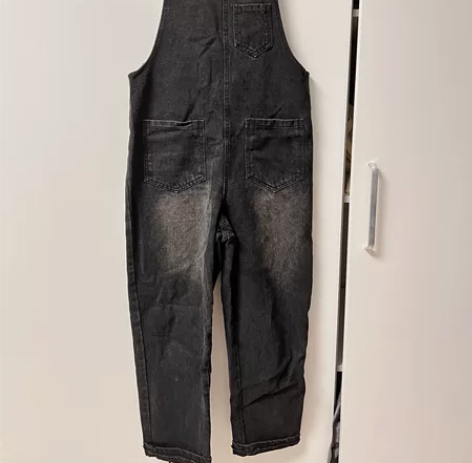 20出背带牛仔裤 110内都可以穿，就穿过...