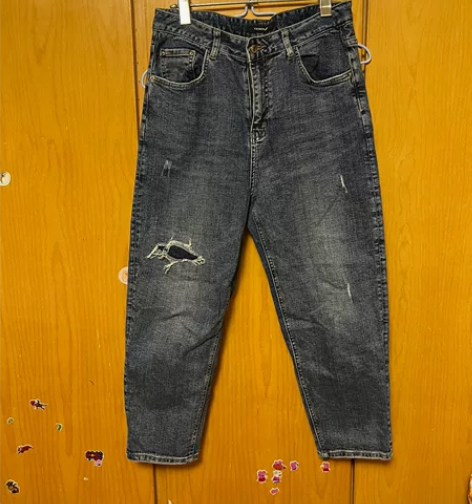 破洞牛仔裤不漏肉[偷笑] 版型超好看，忍痛...