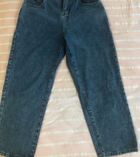 牛仔裤,有开叉款,有毛边款,有哈伦裤型,有...