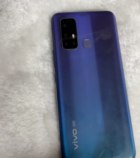 ViVo Z6,8+128GB内存,支持5...