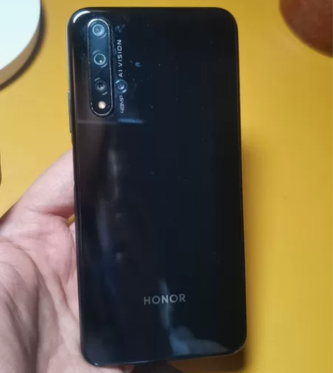 捡漏！荣耀20 8+256G，9新 全部原...