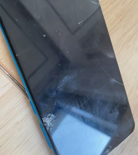 荣耀畅玩9A屏幕碎裂不显示，能正常开机 感...